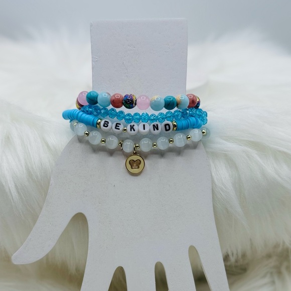 “Be Kind” Arm Candy Beaded Bracelet - Blue theme - Picture 2 of 6